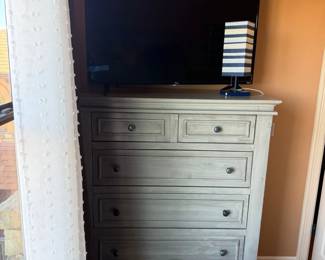 49Nov 12 2025 06 27pmYoek