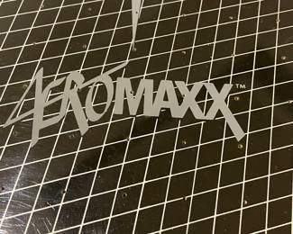 Aeromaxx round air hockey table