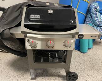 Weber grill. Has natural gas line