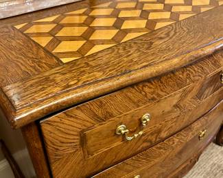 beautiful inlay oak 2 drawer dresser, 43” wide