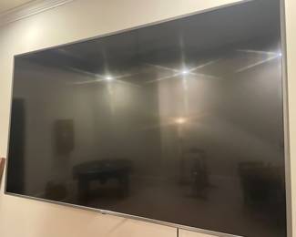 84” LG tv (includes feet/base)