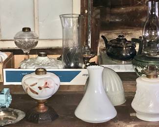 More Oil Lamp Bases (some chimneys / globes)