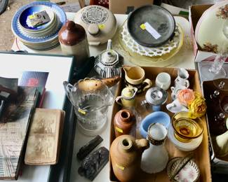 SO MANY COLLECTIBLES/ ANTIQUES 