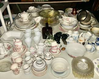 SO MANY COLLECTIBLES/ ANTIQUES / Dishes / China