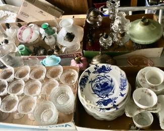 SO MANY COLLECTIBLES/ ANTIQUES 