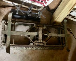 Old Cast Iron General Store Scale (missing bowls)