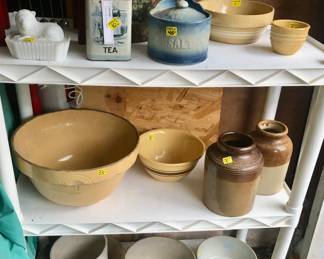 SO MANY COLLECTIBLES/ ANTIQUES 