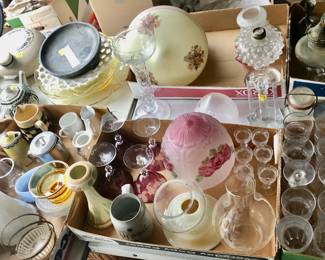 SO MANY COLLECTIBLES/ ANTIQUES 