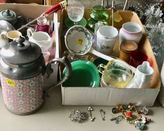 SO MANY COLLECTIBLES/ ANTIQUES 