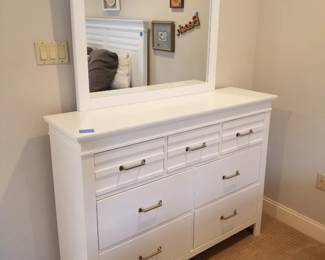 Queen bedroom suite: dresser with mirror