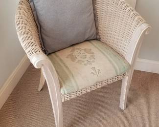 Accent chair