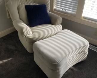 Cozy chair with ottoman
