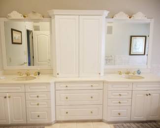 Double bath vanity; vanity mirrors; vanity lights