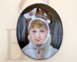 HAND PAINTED PORCELAIN PENDANT/ BROACH
