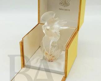 NINA RICCI PERFUME BOTTLE