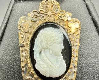 Victorian Style Cameo Pendant Jewelry