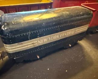 Vtg MARX Tin Locomotive Train Set Wind Up Motor 9 Cars and track