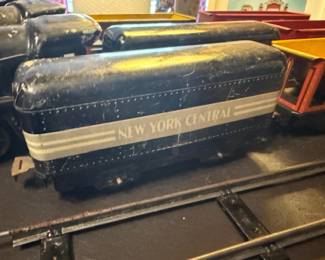 Vtg MARX Tin Locomotive Train Set Wind Up Motor 9 Cars and track