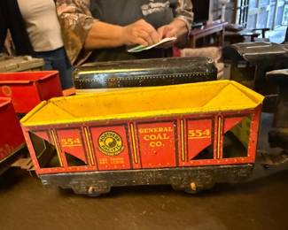 Vtg MARX Tin Locomotive Train Set Wind Up Motor 9 Cars and track