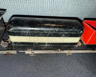 Vtg MARX Tin Locomotive Train Set Wind Up Motor 9 Cars and track