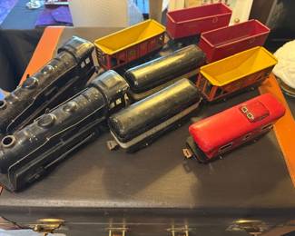Vtg MARX Tin Locomotive Train Set Wind Up Motor 9 Cars and track