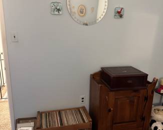 Records
Frames
Turn table