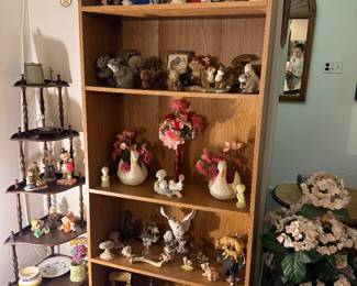 Book shelf
Squirrel items
Religious items
Corner shelf