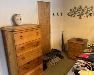 Beautiful Sid wood bedroom set