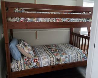 Twin bunk beds