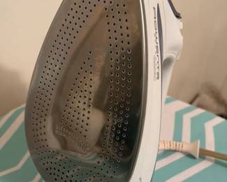 Rowenta Effective Comfort Steam Iron 