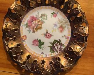 Vintage Decorative Plate with Floral Motif and Gold Trim 