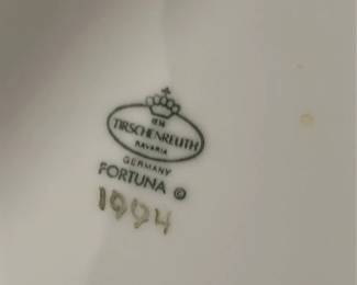 Decorative Plates Collection 