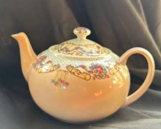 Everyday White by Fitz and Floyd Teapot 