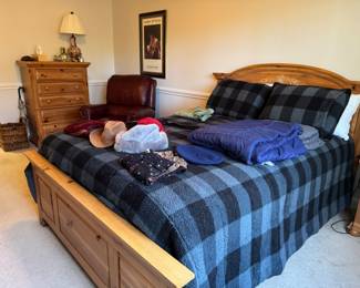 Broyhill bedroom set