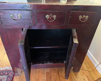 Chineses trunk details