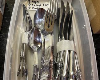 #168	Oneida stainless 42 flat ware 	 $60.00 			
