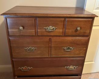#19	Wood Chest of 4 Drawers - 32x18x41	 $125.00 			
