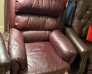 #40	Burgandy Hand Pull Recliner w/continuous Seat 	 $150.00 			
