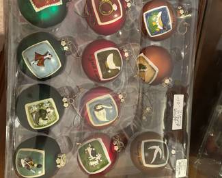 #138	12 painted balls in plastic container 	 $36.00 			
#139	11 painted balls in plastic container 	 $20.00 			
			
