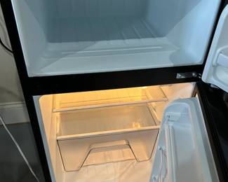 #121	Whirlpool Dorm fridge/freezer	 $60.00 			

