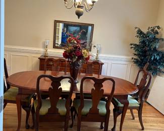 #8	Cresent Furniture Dining Table w/2 Leaves and 6 Chairs - 60-80x44x29	 $200.00 			
