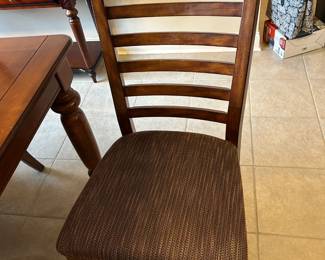 #12	Legacy Classic Furniture of NC w/1 leaf & 6 chairs - 54-66x38x31	 $220.00 			
