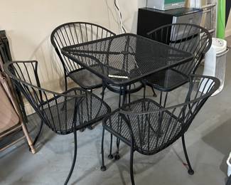 #114	Bistro set square metal 28x28x29	 $125.00 			
