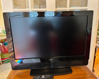 #89	31" Vizio w/remote Control 	 $25.00 			

