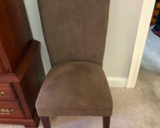 #82	Brown velvet Parsons Chair	 $25.00 ea			
there are 2