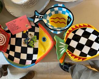 #162	Linens and things fish dishes  10 piece	 $20.00 			
