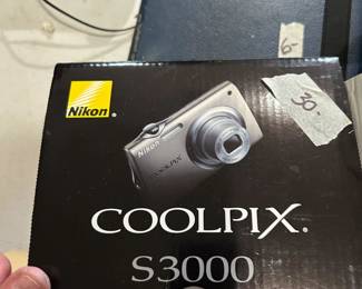 #128	Cool Pix S3000 Nikkon	 $30.00 			
