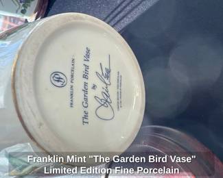 Franklin Mint "The Garden Bird Vase" Limited Edition Fine Porcelain
