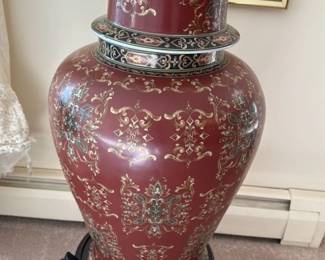 Chinese Famille Rose Porcelain Ginger Jar with Lid and Stand