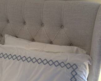 Tufted Upholstered Bed Frame